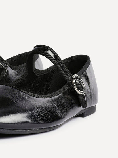 Graceful Black Faux Leather Ballet Pumps
